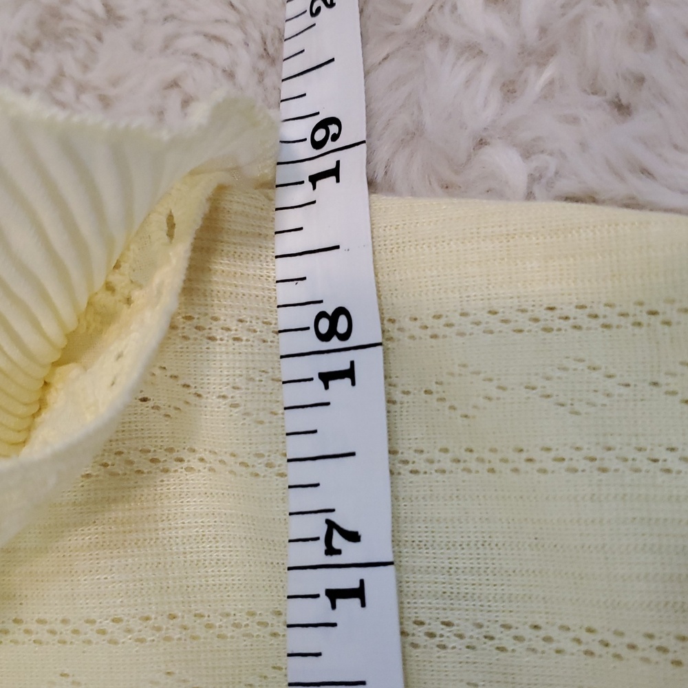 Hem and Thread Pointelle Ruffle Top L - Picture 8 of 11